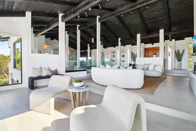 7117 Obelisco Cir, Carlsbad CA: https://media.crmls.org/mediaz/46169220-a96d-4c4d-b09e-88171222027a.jpg