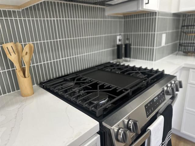 12665 Creekview Dr, San Diego CA: https://media.crmls.org/mediaz/4616adea-19b0-4e2f-b491-d6ea065bf6d9.jpg