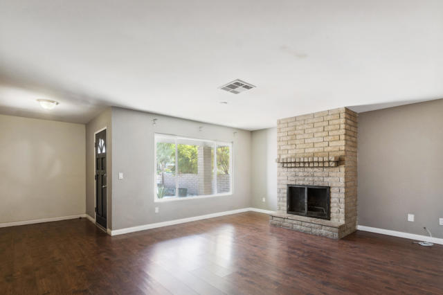 53385 Eisenhower Dr Drive, La Quinta CA: https://media.crmls.org/mediaz/46170bc6-14e0-4248-943d-b57b4a78a38c.jpg