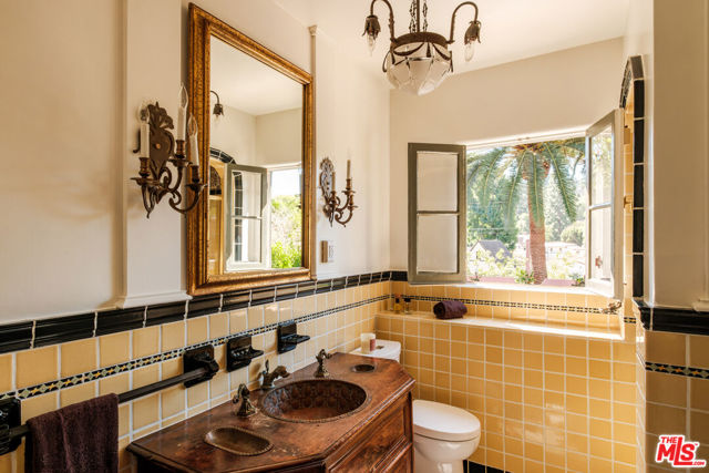 4 Bed Home for Sale in Los Angeles, California