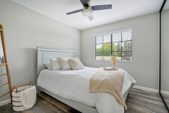 4195 Porte De Merano, San Diego CA: https://media.crmls.org/mediaz/4618738c-f103-47e6-b007-cc939ea276c0.jpg