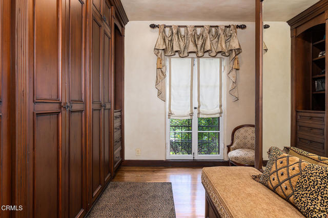 1711 Fairmount Avenue, La Canada Flintridge CA: https://media.crmls.org/mediaz/4618929a-a442-4129-a62b-79bd11671ff8.jpg