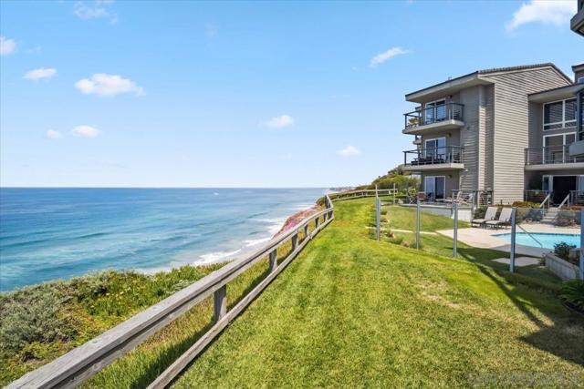 940 Sealane Dr, Encinitas CA: https://media.crmls.org/mediaz/46195b9b-3b32-46b5-9441-db7fb1364573.jpg