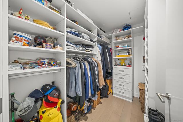 888 W E St, San Diego CA: https://media.crmls.org/mediaz/4619780f-5548-42d4-b72f-0205c643f530.jpg