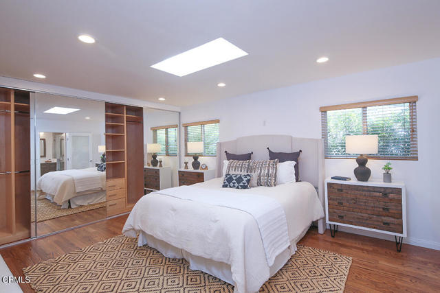5245 Bubbling Well Lane, La Canada Flintridge CA: https://media.crmls.org/mediaz/4619b476-6b54-40bd-8a5e-d4715f589061.jpg