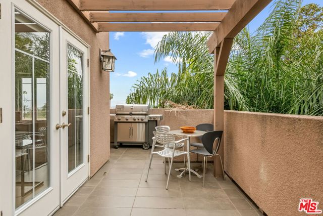 1248 Laurel Avenue, West Hollywood, California 90046, 3 Bedrooms Bedrooms, ,2 BathroomsBathrooms,Condominium,For Sale,Laurel,24395181