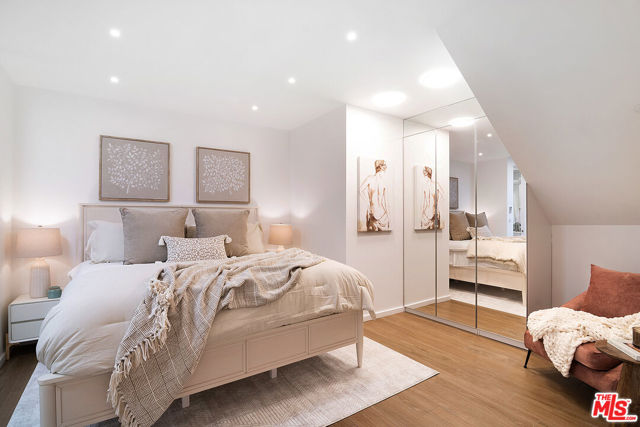 1623 S Bedford Street, Los Angeles CA: https://media.crmls.org/mediaz/461b428b-5a0b-48f6-987c-95455be2f954.jpg