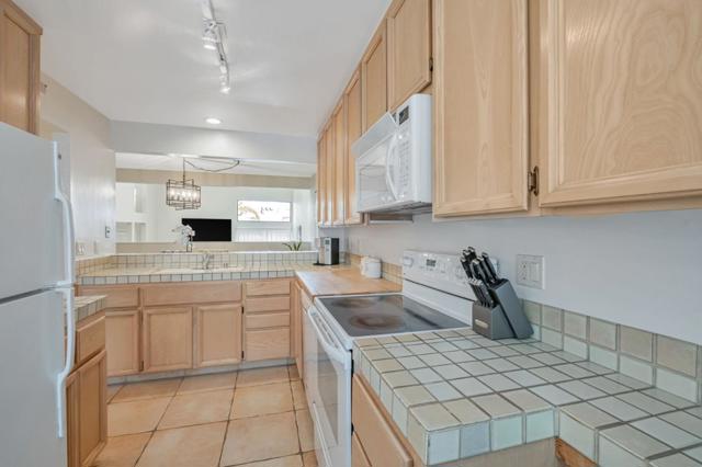 1067 Via Tornasol, Aptos CA: https://media.crmls.org/mediaz/461b761b-0ddc-48d4-bfc8-de29de9d2830.jpg