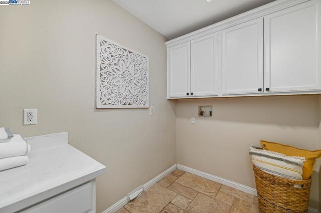 3370 Gardella Plaza, Livermore CA: https://media.crmls.org/mediaz/461be4fc-1192-4c59-89b7-66e5d105ddad.jpg