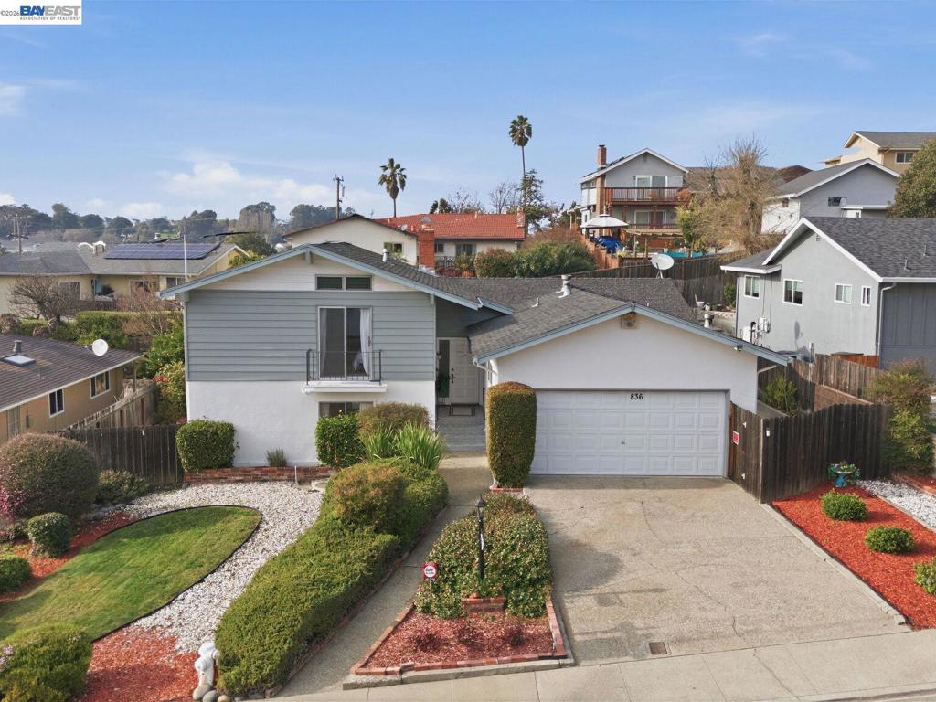 836 Hawthorne Dr