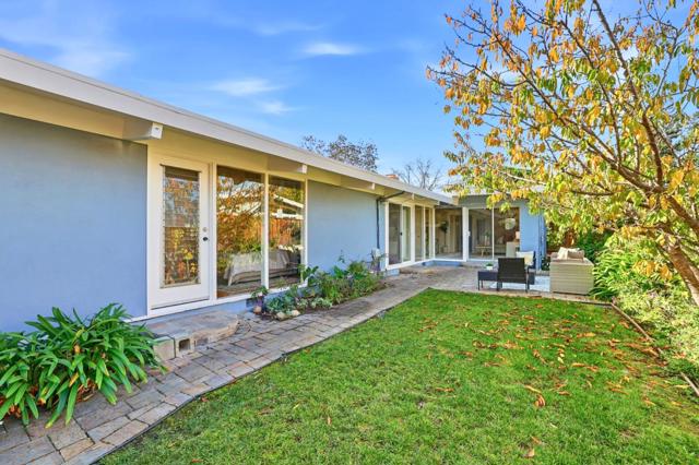 3839 Ross Road, Palo Alto CA: https://media.crmls.org/mediaz/461c0722-e3db-46e5-b032-de9f39033acd.jpg