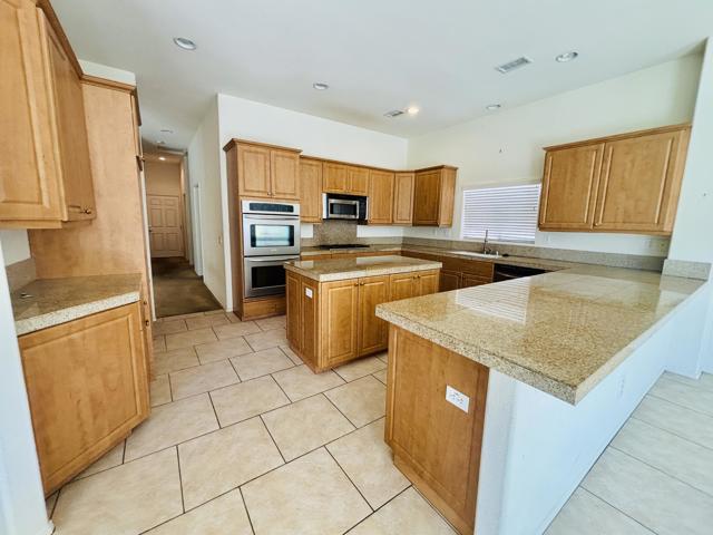 74505 Daylily Circle, Palm Desert, CA 92260