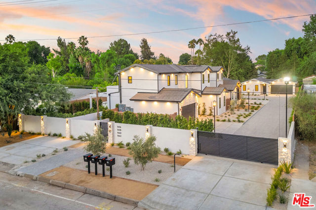 5662 Winnetka Avenue, Woodland Hills CA: https://media.crmls.org/mediaz/461ca793-dc17-40ed-80e7-b3dedac8d0cd.jpg