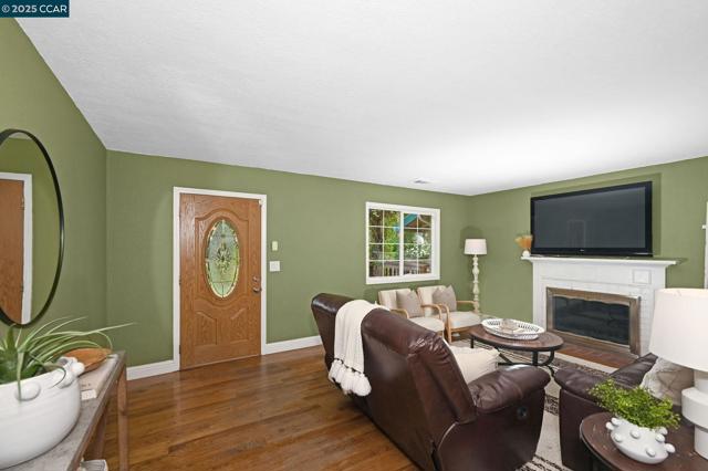 Image 6 of 43 For 412 Beatrice Rd