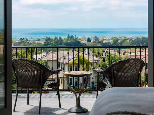 7076 Heron Cir, Carlsbad CA: https://media.crmls.org/mediaz/461cc08d-b978-4604-ba5a-ab250f492aa6.jpg