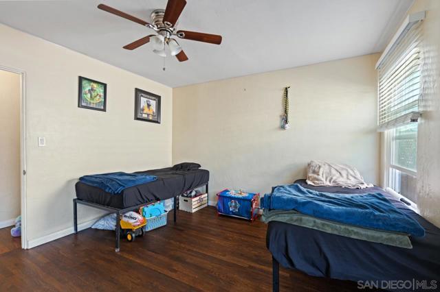6926 28 Amherst St, San Diego CA: https://media.crmls.org/mediaz/461d1f93-9a1e-4599-9f24-b753377985cd.jpg