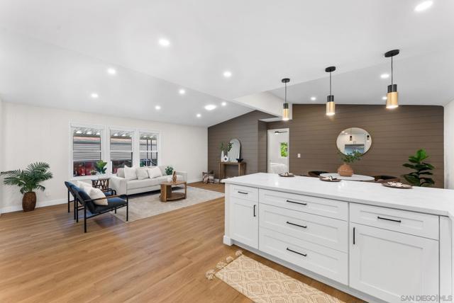 9255 N Magnolia, Santee CA: https://media.crmls.org/mediaz/461d753a-081f-4c11-bef5-e47d7698c1c3.jpg