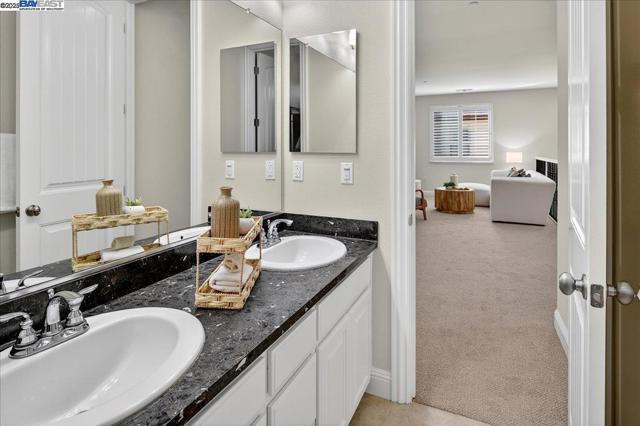 7829 Ridgeline Place, Dublin CA: https://media.crmls.org/mediaz/461dea15-1874-453e-8997-ee27dd2a2959.jpg