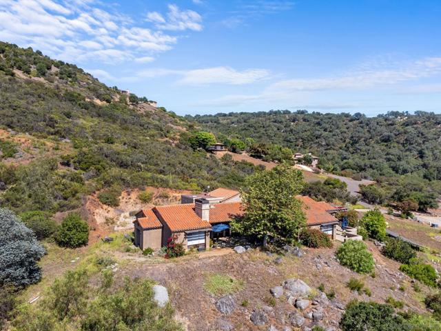 27615 Alps Ln, Escondido CA: https://media.crmls.org/mediaz/461dff06-3bba-4c6d-8c9f-0d84517e5b3f.jpg