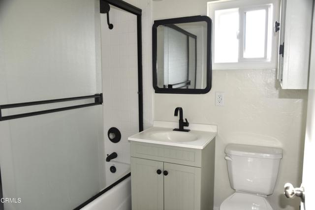 1539 B Vista Del Mar Drive, Ventura CA: https://media.crmls.org/mediaz/461e1bea-1666-4c85-8765-a4034b63c972.jpg