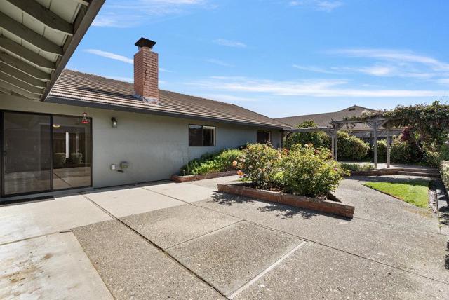 745 Ambrose Drive, Salinas CA: https://media.crmls.org/mediaz/46206018-d508-4e71-afa1-493adfbcbce3.jpg
