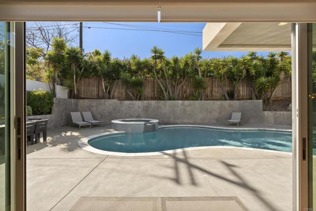 Detail Gallery Image 33 of 35 For 419 Parkwood Ln, Encinitas,  CA 92024 - 4 Beds | 3/1 Baths