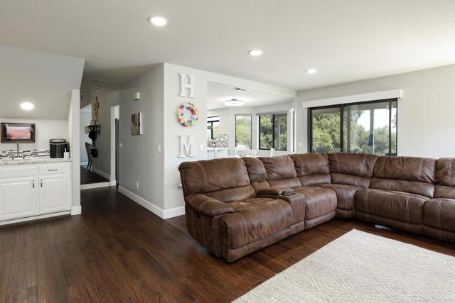 Detail Gallery Image 12 of 39 For 2129 Avenida Del Cielo, Alpine,  CA 91901 - 4 Beds | 2/1 Baths
