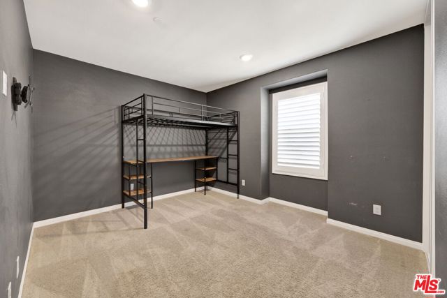 17028 Zion, Santa Clarita CA: https://media.crmls.org/mediaz/4620d1b8-87d1-4fc2-a930-fe7b88671f69.jpg