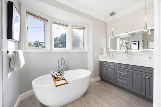 4118 Sutherland Drive, Palo Alto CA: https://media.crmls.org/mediaz/4620d77b-6c5d-428a-a6d6-f3c50c4a3567.jpg