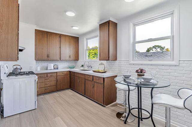 382 El Paseo, Millbrae CA: https://media.crmls.org/mediaz/4620f4c2-d73f-4d88-a19a-b8bb7b08f606.jpg