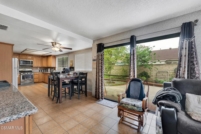 7565 Melvin Avenue, Reseda CA: https://media.crmls.org/mediaz/462117b7-fa3b-48f5-83a8-1d9aa00ec9ec.jpg