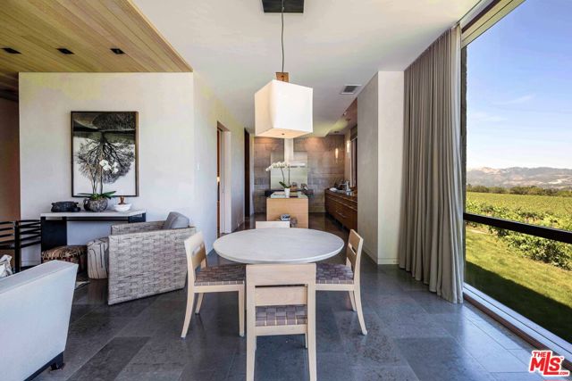 7596 Sonoma Mountain Road,  CA: https://media.crmls.org/mediaz/4621d9bd-3a64-4a44-a605-9e680e49d87d.jpg