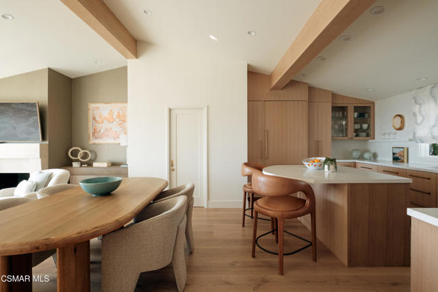 6813 Seawatch Lane, Malibu CA: https://media.crmls.org/mediaz/4622f923-45e7-4798-801b-a1c144bef31d.jpg