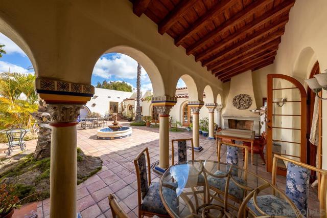 3928 La Cresta Way, Bonita CA: https://media.crmls.org/mediaz/4623f51f-f0b2-4ceb-8e63-d6bd333a3fd3.jpg