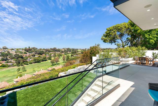1110 Solana Drive, Del Mar CA: https://media.crmls.org/mediaz/46246291-9a2a-4f0c-a98b-04494904c40c.jpg