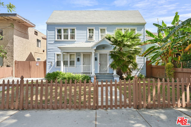 851 W 41st Drive, Los Angeles CA: https://media.crmls.org/mediaz/4624d114-df1d-4fe5-935a-69bdafa75196.jpg