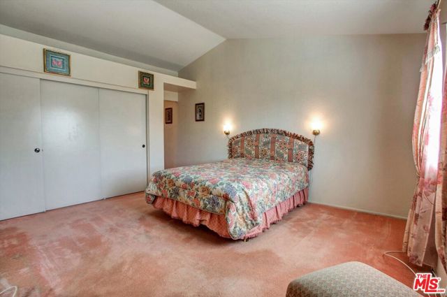 350 Foxboro Drive, Walnut CA: https://media.crmls.org/mediaz/4624f19b-ba60-42e7-91d7-50212204450f.jpg