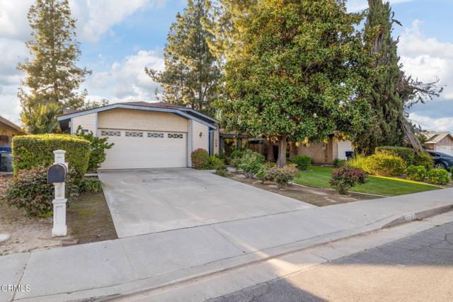 Detail Gallery Image 2 of 44 For 3601 Litchfield Dr, Bakersfield,  CA 93309 - 3 Beds | 2 Baths