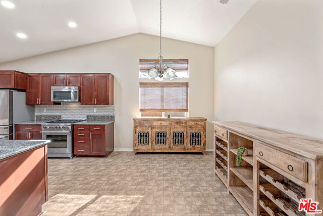 17794 Cabazon Road, Apple Valley CA: https://media.crmls.org/mediaz/462616b4-da3d-4eeb-89f4-c9a55e636059.jpg