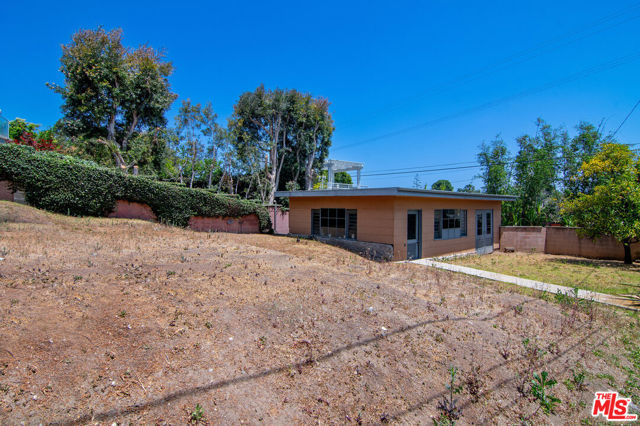 3580 Mountain View Avenue, Los Angeles CA: https://media.crmls.org/mediaz/46263df5-2888-4933-b6db-befc0b3e1c88.jpg