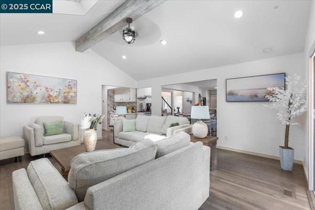 5497 Silver Sage Ct, Concord CA: https://media.crmls.org/mediaz/462648ee-2c82-4823-9931-ccdfd1765d18.jpg