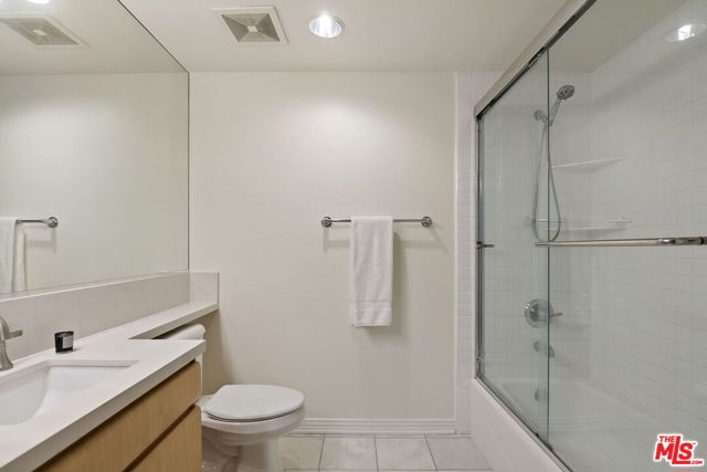 171 N Church Lane, Los Angeles CA: https://media.crmls.org/mediaz/46265d03-1375-457f-b714-d98ea1ee2cab.jpg
