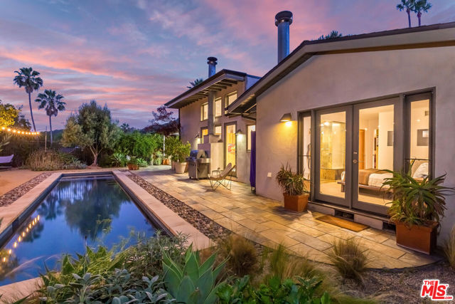 8631 Allenwood Road, Los Angeles CA: https://media.crmls.org/mediaz/462686c9-4f91-4233-9011-28f8cb69aac2.jpg