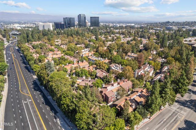 Detail Gallery Image 33 of 33 For 21931 Burbank Bld #5,  Los Angeles,  CA 91367 - 3 Beds | 2/1 Baths