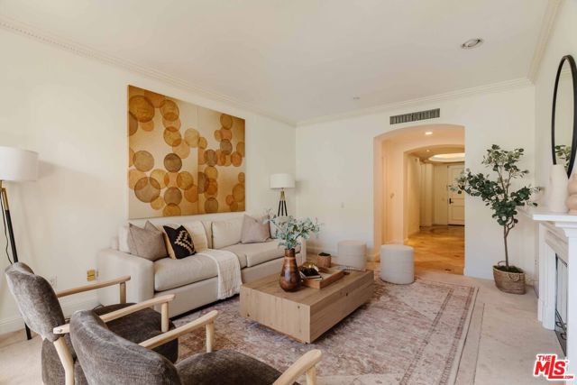 Drew Fenton | 12218 Montana Avenue Los Angeles CA | MLS: 7070013