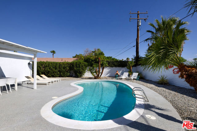 2256 N Victoria Road, Palm Springs, CA 92262