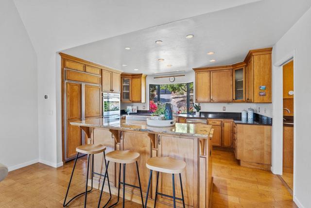 19250 Reavis Way, Salinas CA: https://media.crmls.org/mediaz/46284826-a5e5-4267-961d-2633994ce9e9.jpg