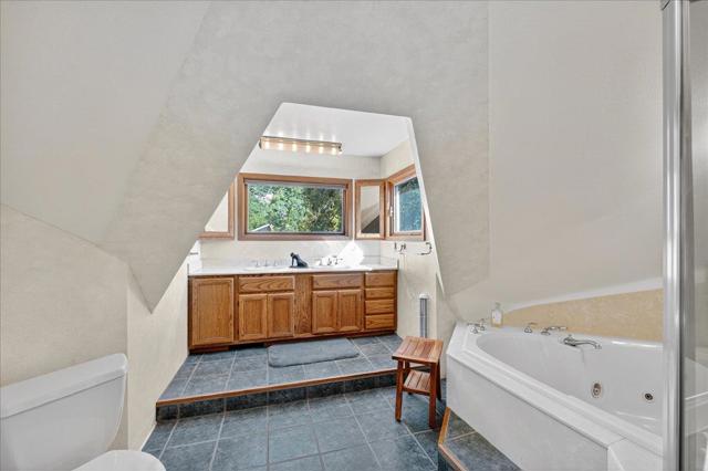 5224 Twin Falls Road, Morgan Hill CA: https://media.crmls.org/mediaz/46288950-f76a-402c-a472-eef7718849bc.jpg