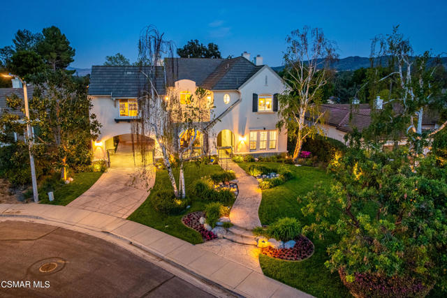 1008 N Country Club Drive, Simi Valley CA: https://media.crmls.org/mediaz/4628bd46-0a87-4f0a-a83c-509b5860f6ca.jpg