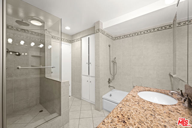 101 California Avenue, Santa Monica CA: https://media.crmls.org/mediaz/46290ff3-5997-4fcc-aaca-12ffb5d49139.jpg